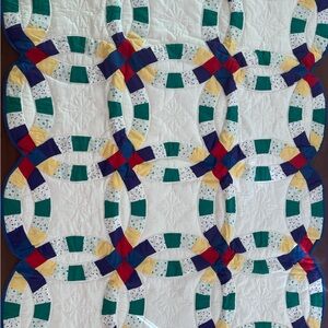 Wedding ring quilt throw